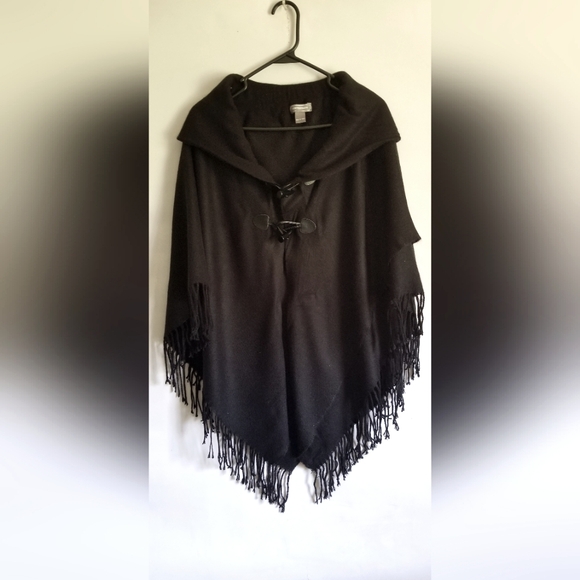 Women's Johnston Murphy black fringed  cape toggle closures 100% acrylic flannel - Picture 1 of 16